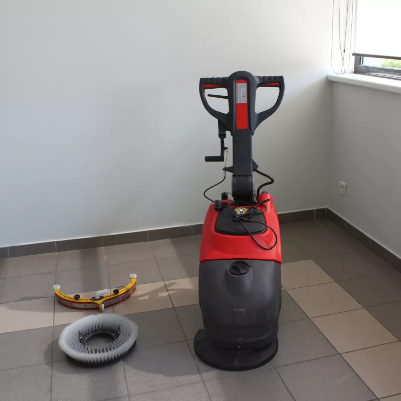 D350B : compacte, maniable pour zones exigües et encombrées.