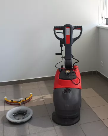 D350B : compacte, maniable pour zones exigües et encombrées.