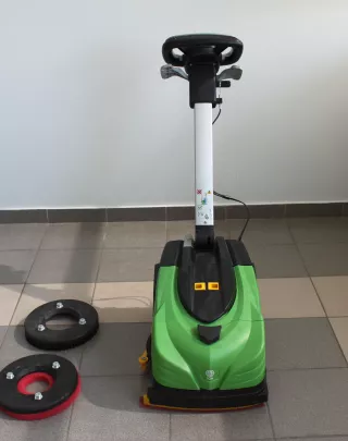 Autolaveuse C45B – Compacte, performante et écologique | Nettoyage professionnel