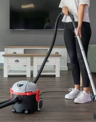 Aspirateur poussières 15P10P maniable silencieux ergonomique