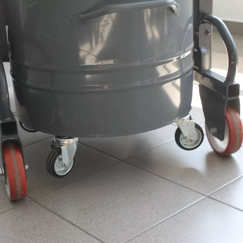 Aspirateur industriel triphasé pour aspiration de poussières lourdes et déchets - Reconditionné Grade B Aspirateur industriel triphasé pour aspiration de poussières lourdes et déchets - Reconditionné Grade B
