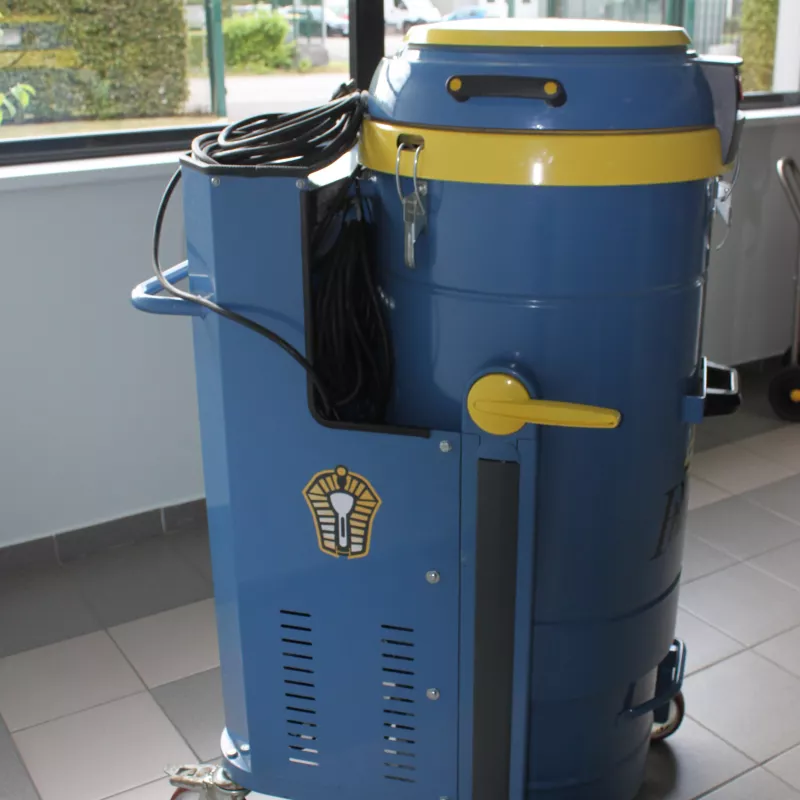 DM3PN – Aspirateur industriel monophasé puissant et compact pour poussières fines et déchets lourds
