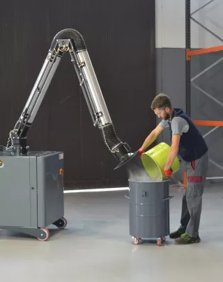 Dépoussiéreur industriel conçu pour capter les poussières en suspension