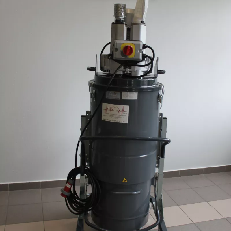 ZFRELT Aspirateur industriel poussières et déchets triphasé polyvalent - Reconditionné grade A+
