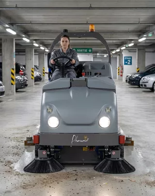 Autolaveuse et balayeuse autoportée thermique COMBINE115D