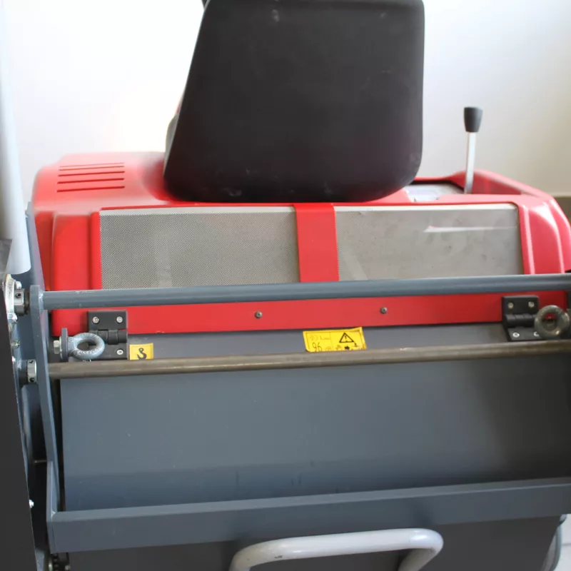 Balayeuse autoportée DUSTY1100 ET PLUS à batteries - Reconditionné Grade B