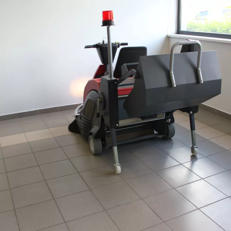 Balayeuse autoportée DUSTY1100 ET PLUS à batteries - Reconditionné Grade B