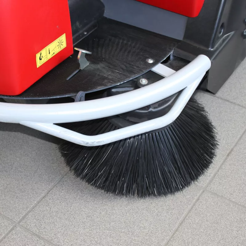 Balayeuse autoportée DUSTY1100 ET PLUS à batteries - Reconditionné Grade B
