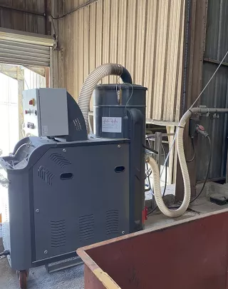DGVL150SE : Aspirateur industriel triphasé robuste et performant