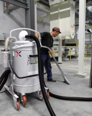 AS70 | Aspirateur industriel triphasé 6,3 kW puissant et compact