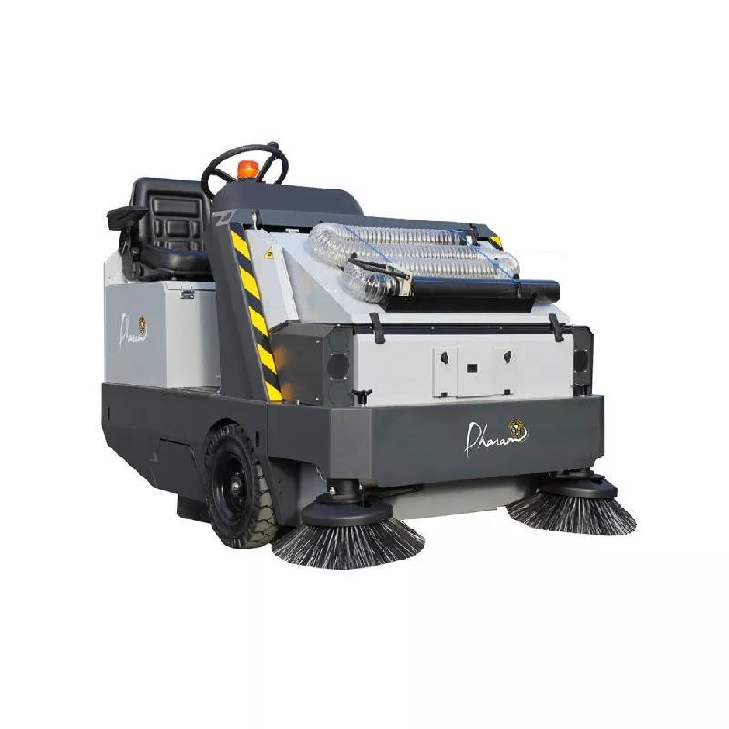 MAX1700D : balayeuse diesel haut rendement pour nettoyage des grandes surfaces.