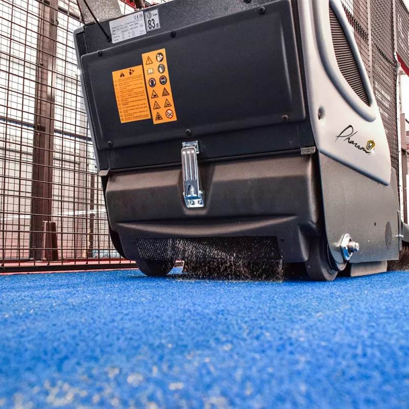 Balayeuse accompagnée pour terrains de sports ANUBIS680ES-TENNIS