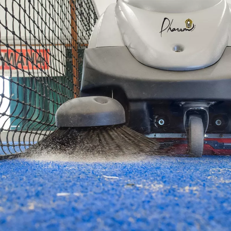 Balayeuse accompagnée pour terrains de sports ANUBIS680ES-TENNIS
