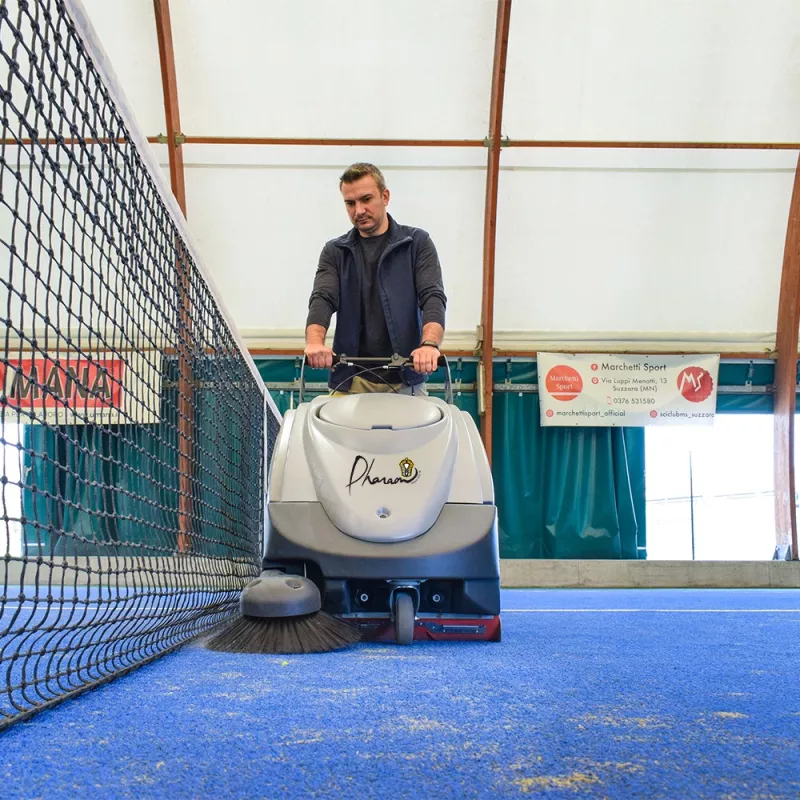 Balayeuse accompagnée pour terrains de sports ANUBIS680ES-TENNIS