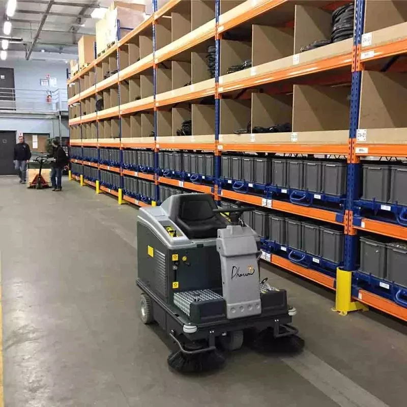 Balayeuse autoportée ANUBIS1230ES thermique